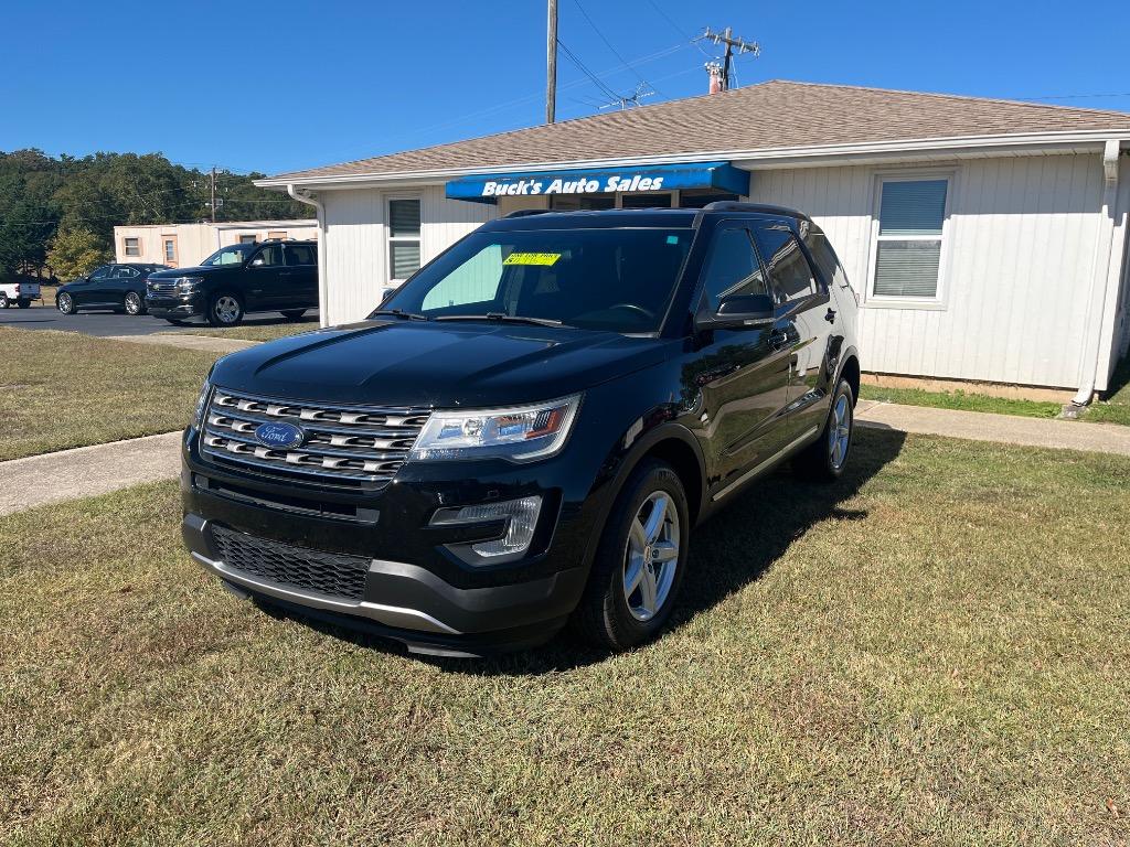 2017 Ford Explorer XLT's photo