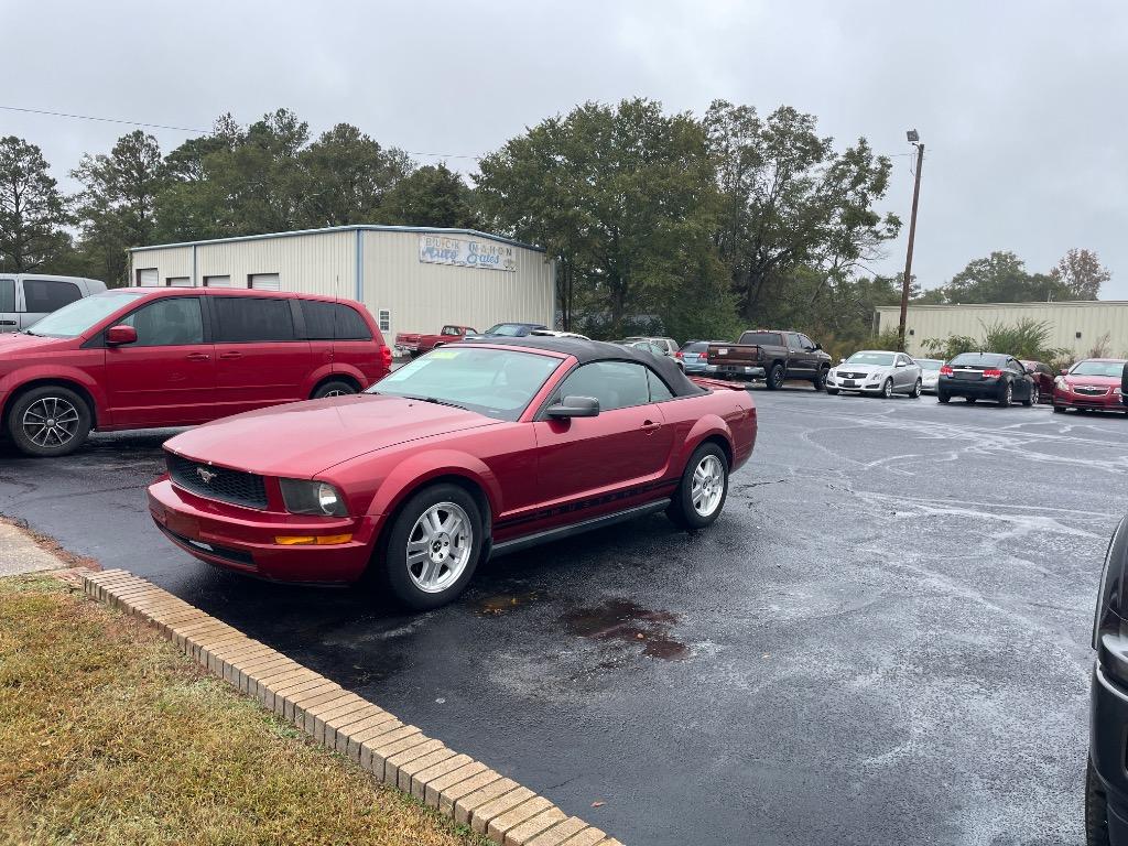 2007 Ford Mustang Deluxe