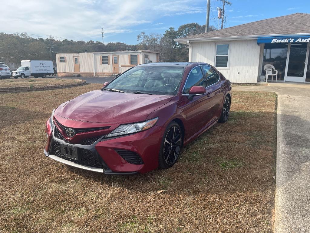 2018 Toyota Camry XSE's photo