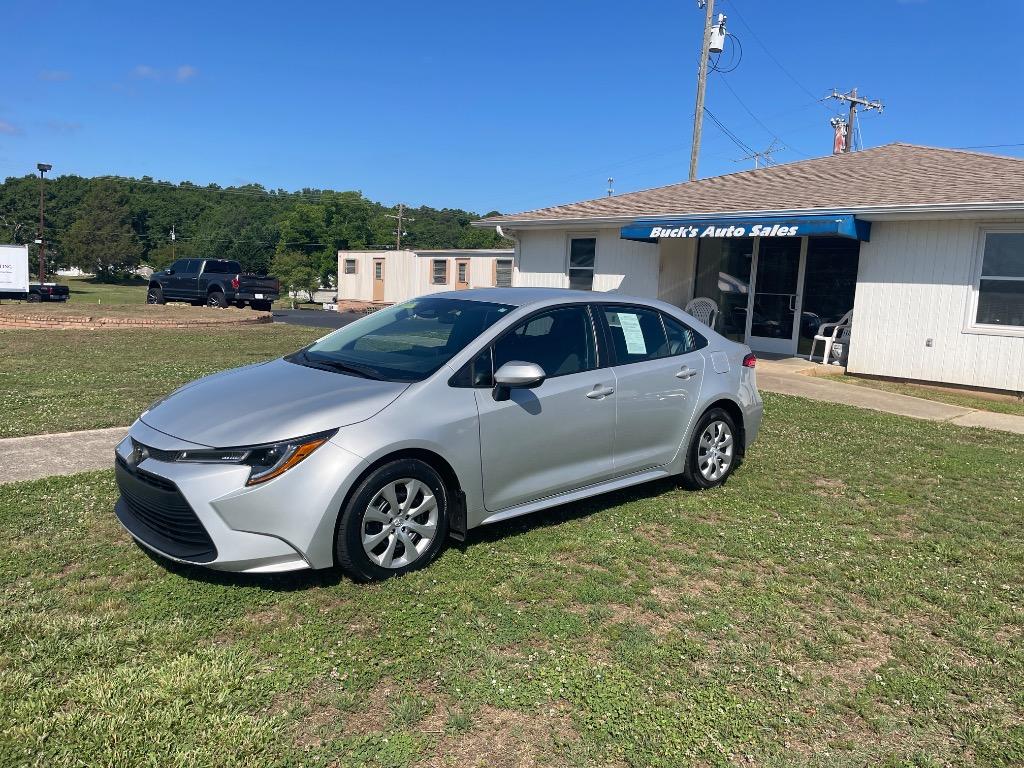 2025 Toyota Corolla LE CVT's photo