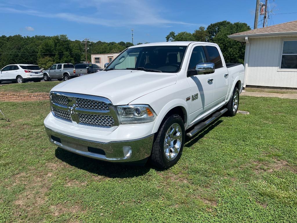 2016 RAM 1500 Laramie 4x4 Crew Cab 5'7's photo